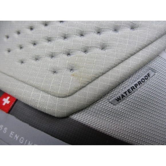 NEW On Cloudrock 2 Waterproof Boots Womens 9 Shoes Glacier Eclipse Trail Hiking - Picture 7 of 12